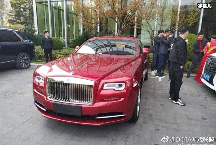 王思聪送劳斯莱斯当酒神结婚礼物