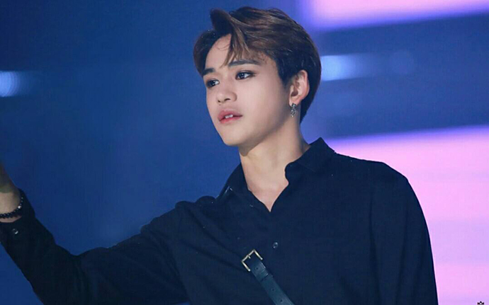 黄旭熙与前女友ins亲密合照