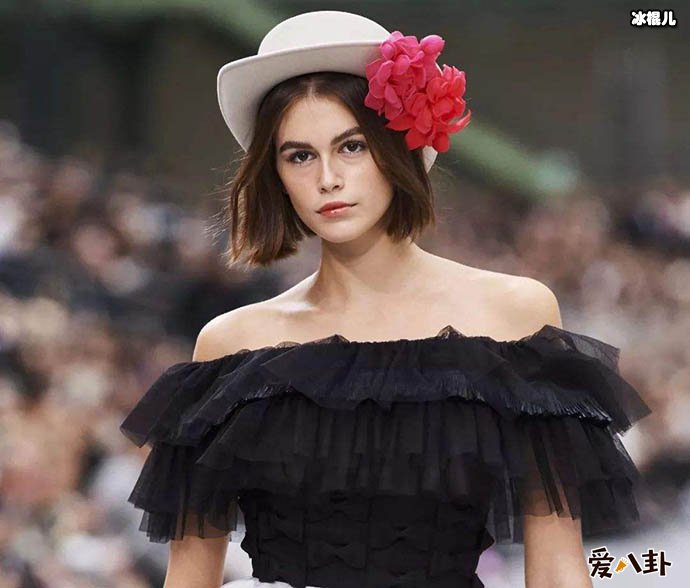 超模Kaia怀孕真的事业爱情双丰收吗