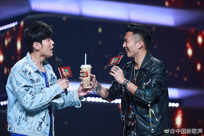 周杰伦《中国好声音》奶茶
