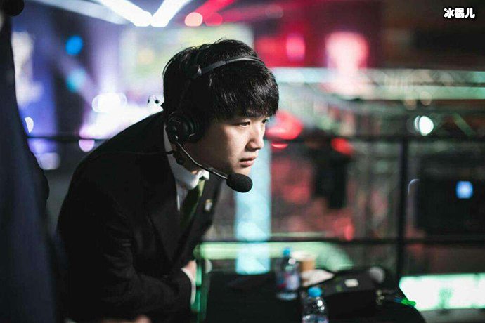 微笑卸任WE主教练