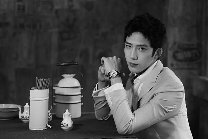 井柏然家庭背景