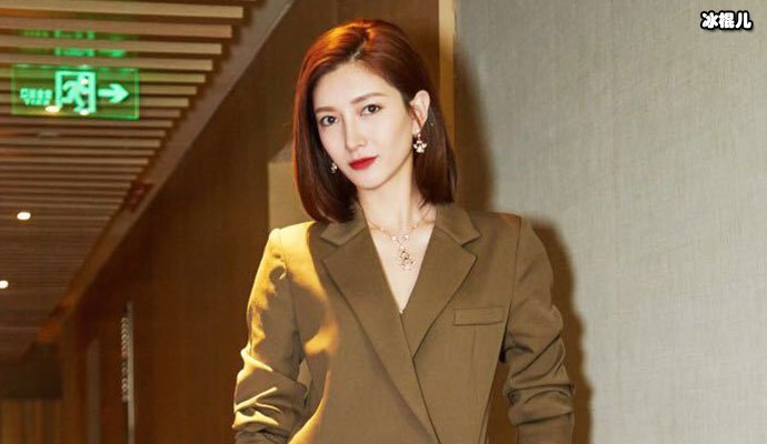 江疏影割双眼皮了吗