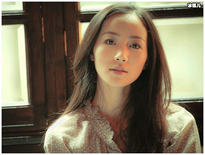 韩雪的眼睛看起来就是非常有故事的