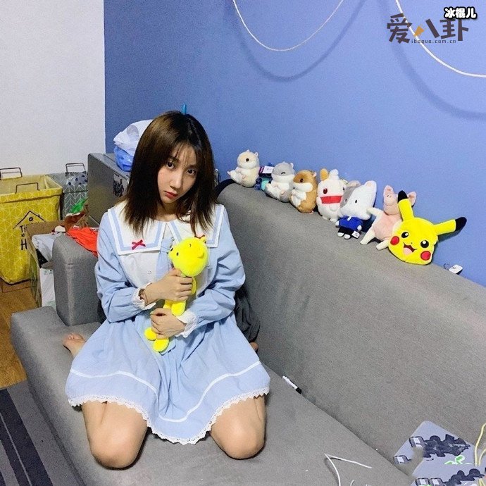 乃万solo出道之后人气一路高涨