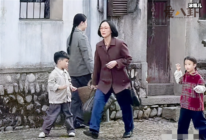 屠呦呦亲自点名周迅出演