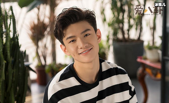 新人演员王佳玉