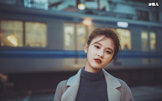 张慧雯帅气写真