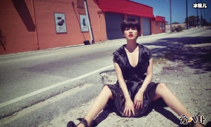 宋慧乔晒短发造型