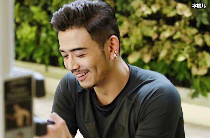 杨烁家暴是怎么回事