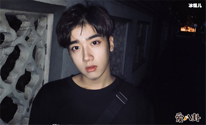 李明峻家庭背景