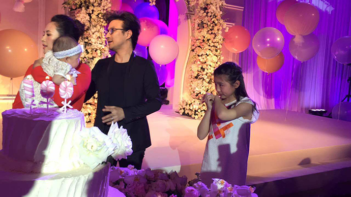 小苹果为什么在醒醒百日宴上哭得这么伤心