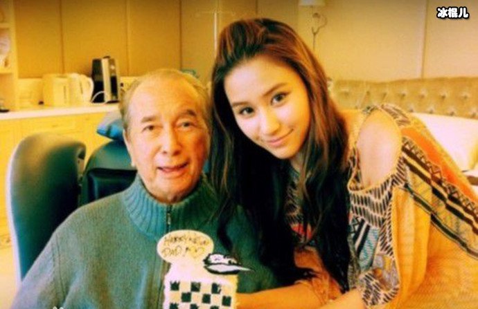 赌王何鸿燊与女儿何超莲