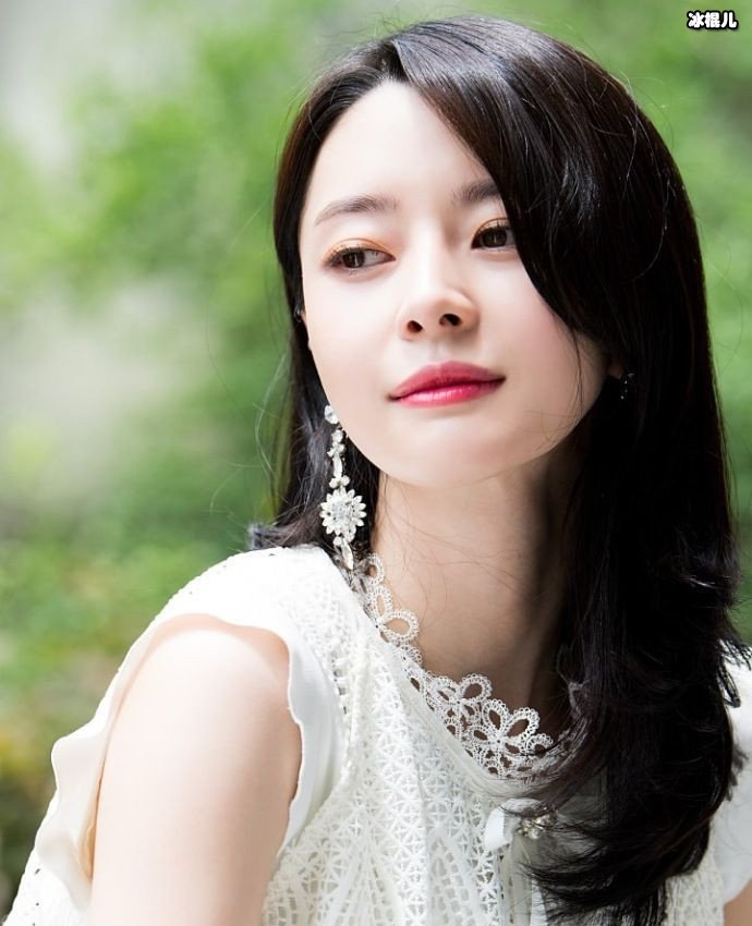 权娜拉签约Cjes娱乐公司