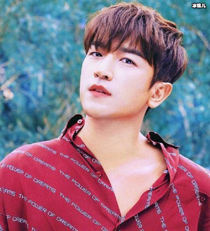 李玟雨年轻时候照片