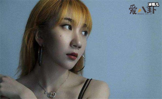 乃万有男朋友吗