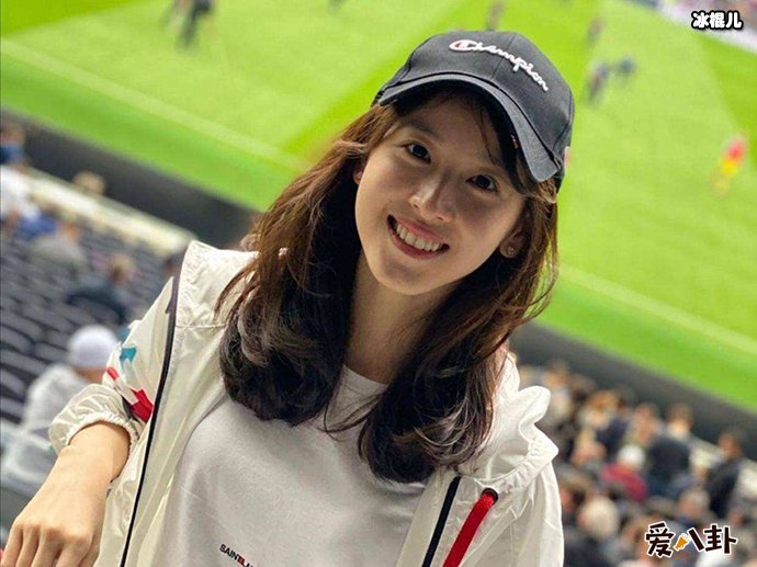 章泽天晒女儿礼物