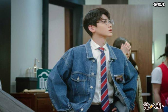 白敬亭哪个经纪公司的