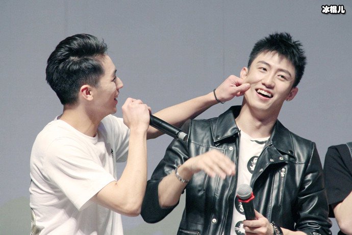 黄景瑜和许魏洲之间有暧昧关系？