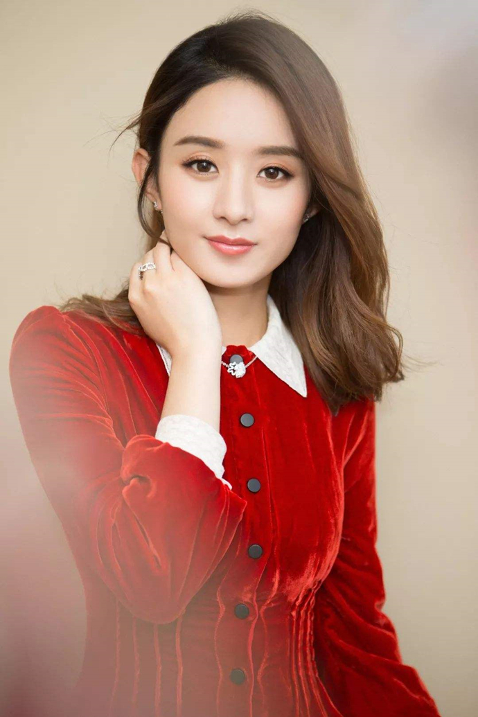 李冰冰赵丽颖挽手亲密合照