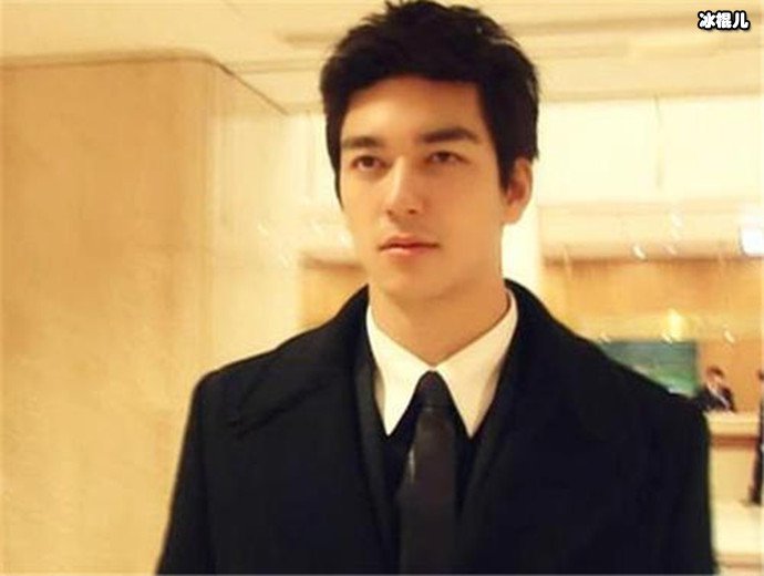 丹尼斯吴会说中文吗照片