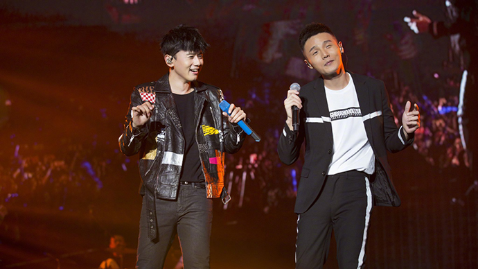 张杰李荣浩同台献唱《李白》