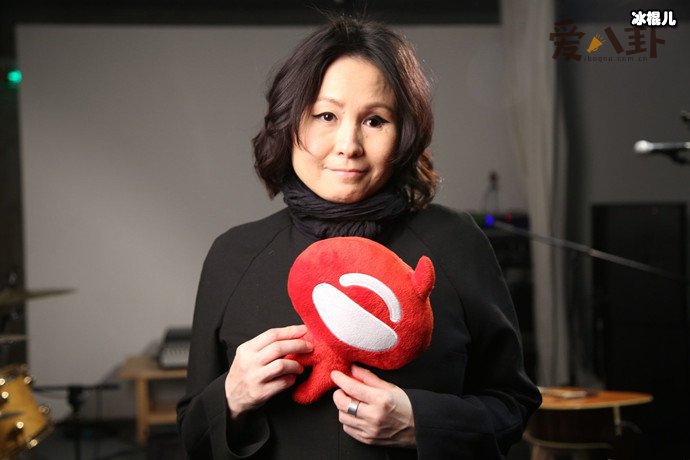 罗琦的左眼时谁弄瞎的