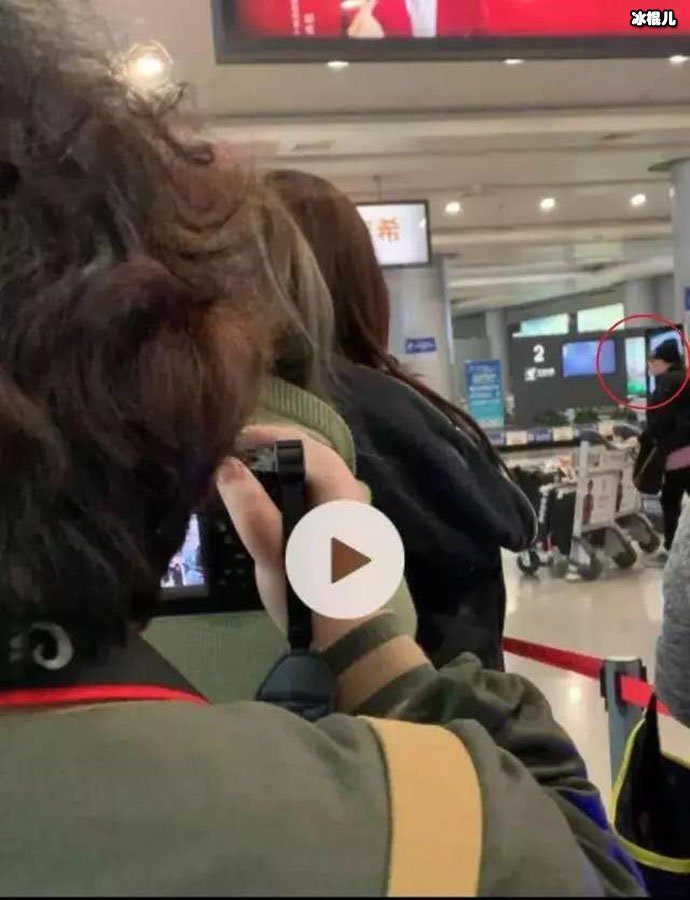 吴宣仪行李箱被私生饭偷盗