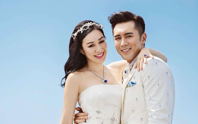 钟丽缇与张伦硕结婚照