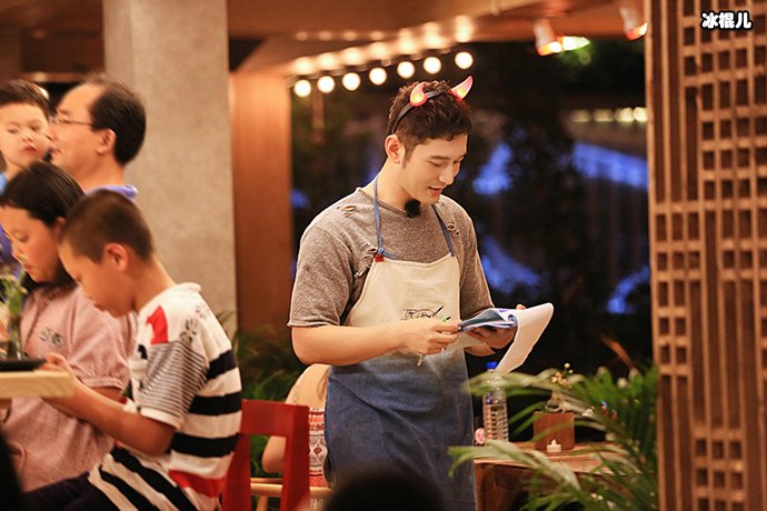 黄晓明节目中疑似后期配音惹热议