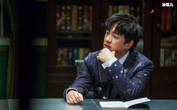 潘粤明自曝靠蹭饭过日子是怎么回事