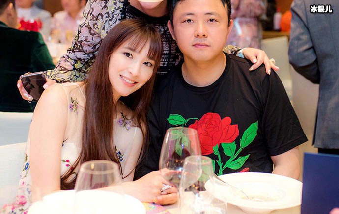 吴佩慈怀第四胎