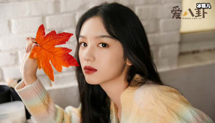 演员周也的资源太好了