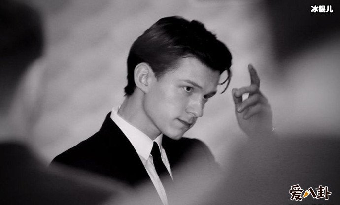 蜘蛛侠扮演者荷兰弟活动照