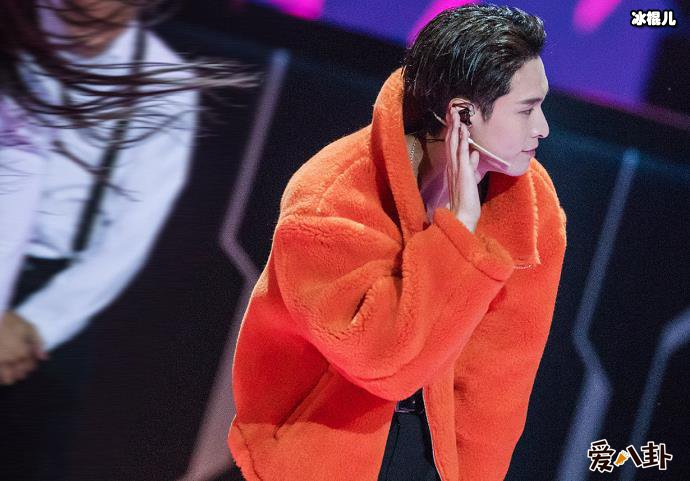 张艺兴家境如何