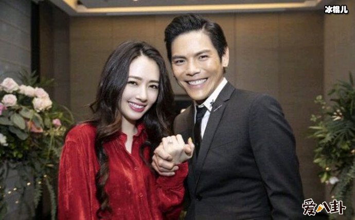 郭碧婷向佐亲密照