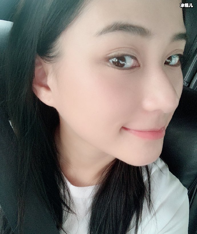 何超莲被网友质疑整容