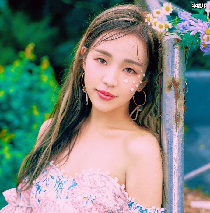 歌手白娥娟图片