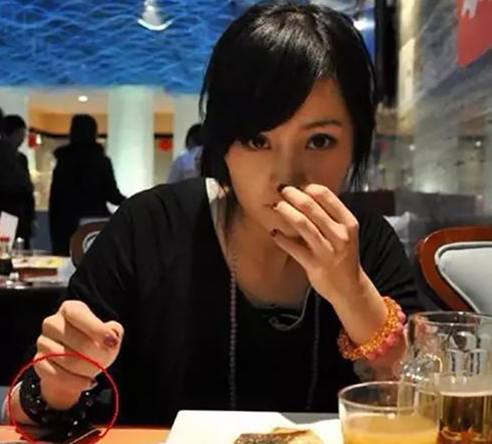 杨幂佛珠手串不离身