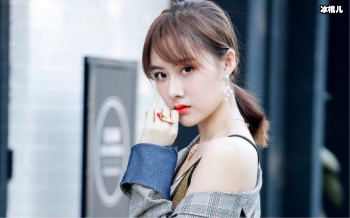 曹曦月个人照片