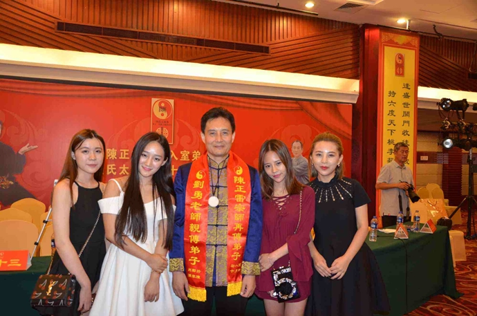 张卫健谢霆锋痛打王伯昭真相