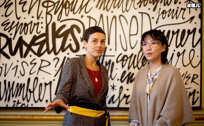 马薇薇与人合照