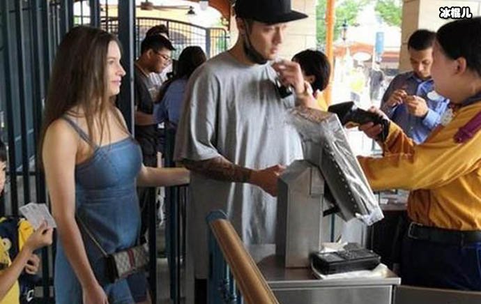 蒋劲夫疑似放下之前阴霾