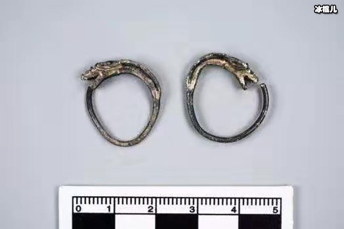 银鎏金龙纹耳环