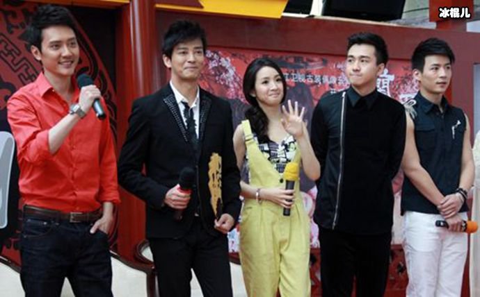 冯绍峰林依晨活动照