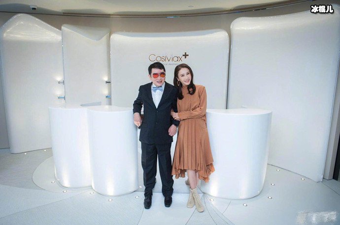 黎姿晒与弟弟的合影