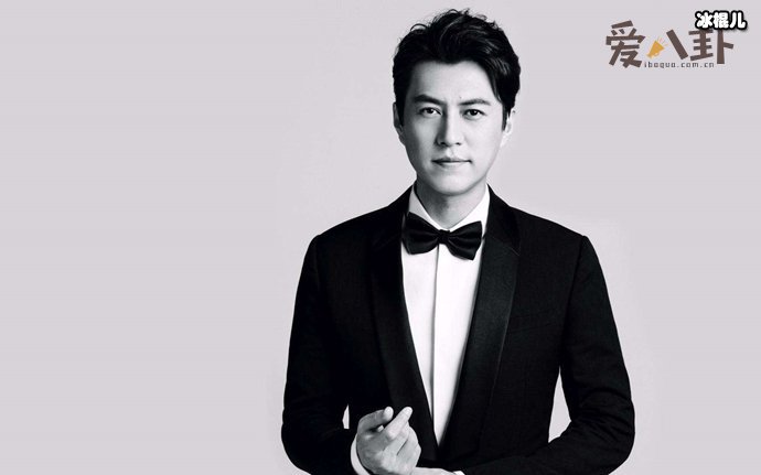 靳东表现做作引群嘲