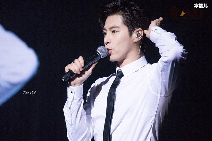 郑允浩是一个非常热情积极的偶像