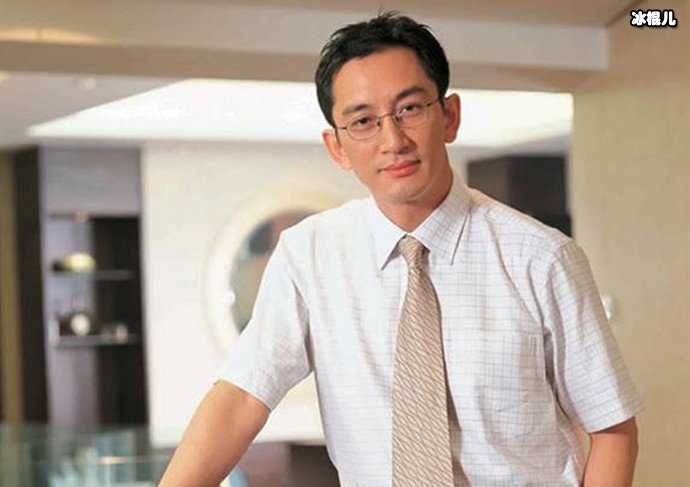 吴启华娶小21岁娇妻