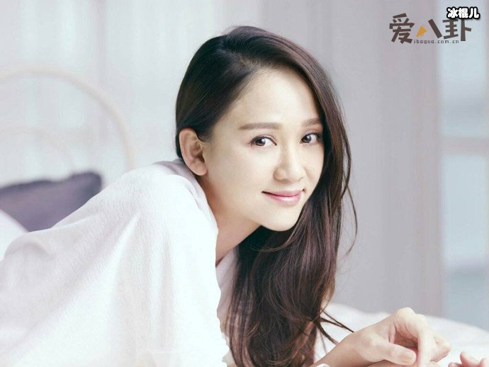 陈乔恩挽手陈正飞遭质疑